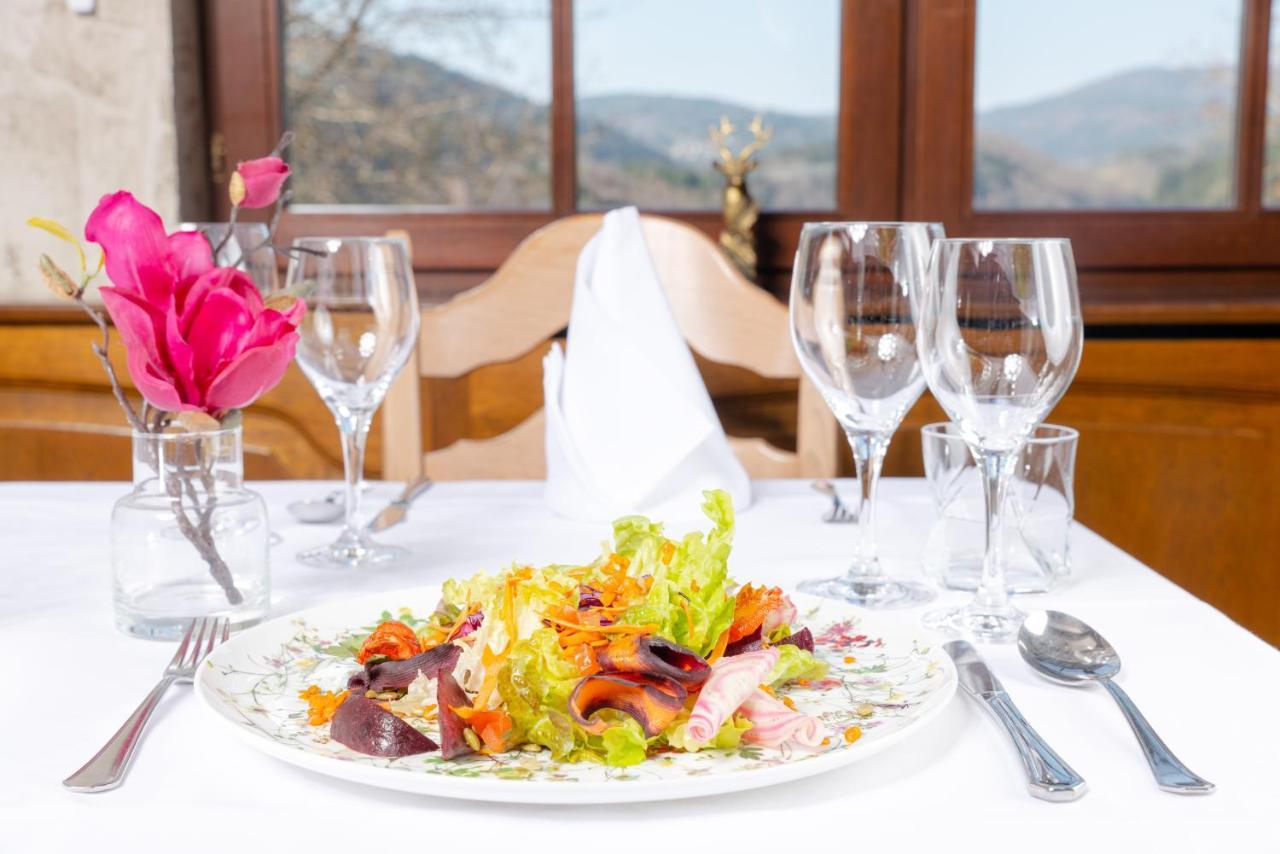 Sallneck Genusshotel Hirschen - Erholung Im Gruenen מראה חיצוני תמונה
