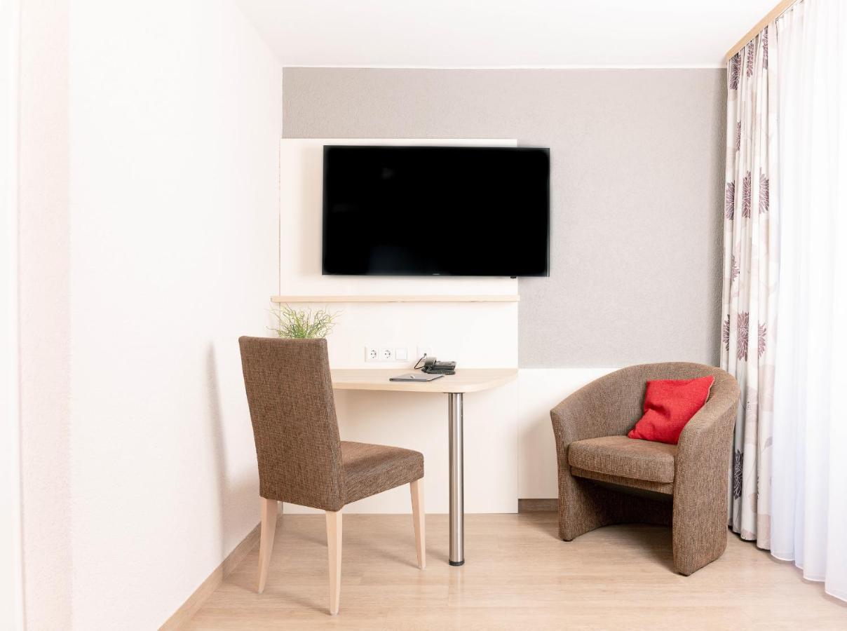 Sallneck Genusshotel Hirschen - Erholung Im Gruenen מראה חיצוני תמונה